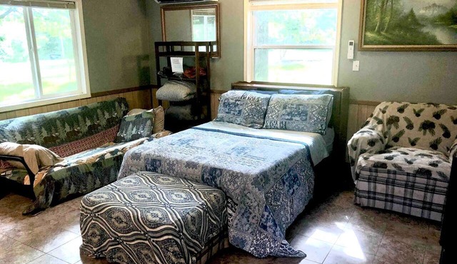 Tranquil Lakefront Cabin Surrounded by Woods, Wildlife & Scenic Trails in Williford, Arkansas