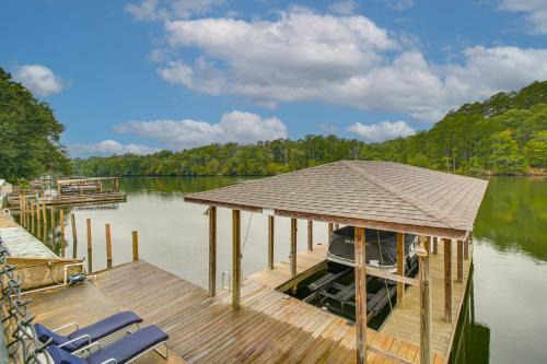 Tranquil Views: Riverfront Retreat in Hot Springs!