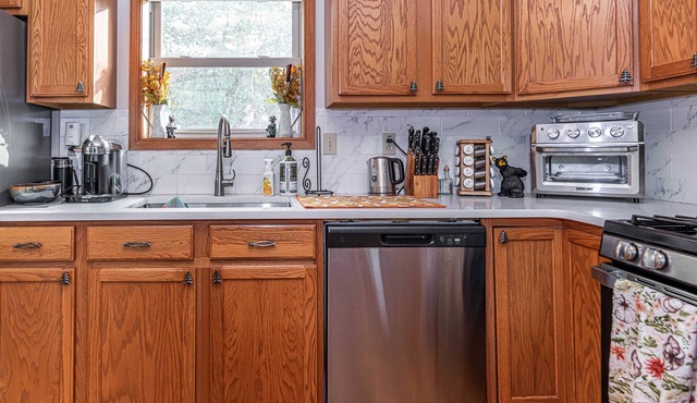 ~Tranquility~ A Modern Twist on a Sprawling Chalet the ultimate getaway in Blakeslee