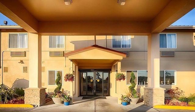 Treat Your Kids at Museum and Art Center! Within Walking Distance of Property!