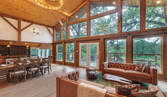 Tree Cabin w/elegant Master Suite - King Bed - Large Deck - Fire Pit