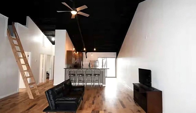 Unique Loft Rental with Access to Spacious Deck and Games Room for an Amazing Getaway by Tenkiller Ferry Lake in Oklahoma