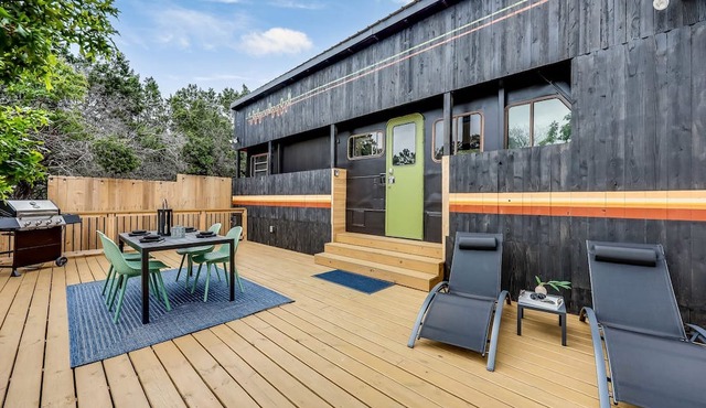 Unique Tiny House with Hot-tub, Fire Pit and Hiking Trail in Leander, Texas in Leander