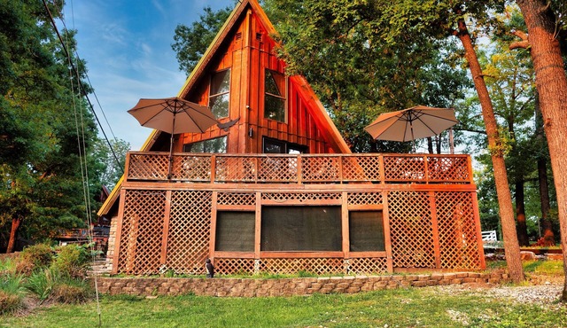 Updated A-Frame Cabin: Valley & Lake Kiwanie Views in Hardy