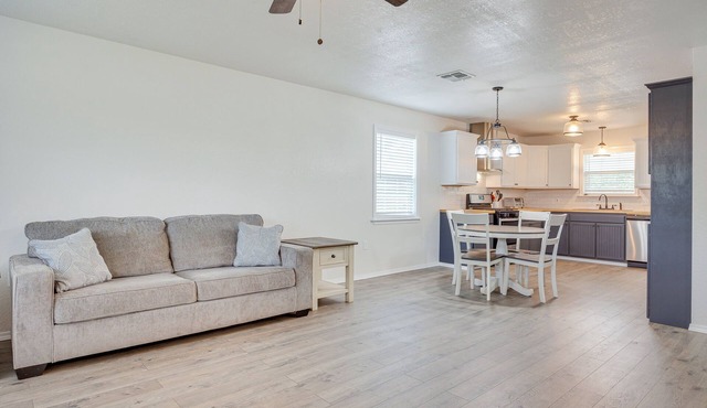 Updated Home w/Yard ~ 14 Mi to Quartz Mountain!