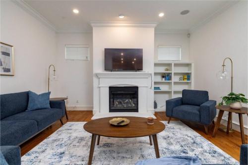 Upscale 4BR Retreat Sleeps 8 | World Cup Getaway