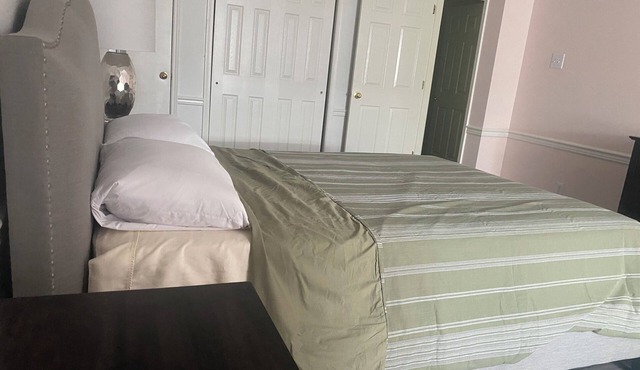 Upscale Hideaway, Disney+, Fast Wi-Fi, Not-Pet Friendly, POOL Closed Sept 2024