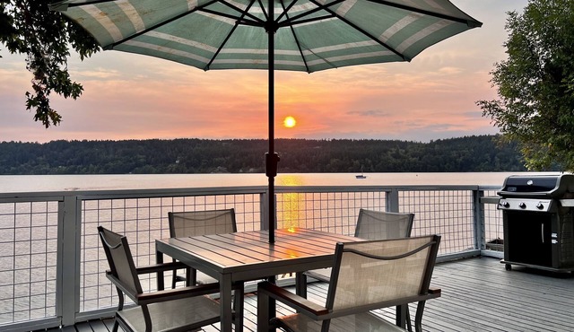 Vashon-Maury cozy cabin by the water