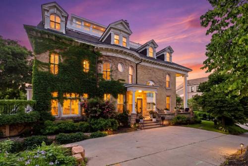 Villa Bella in Minneapolis