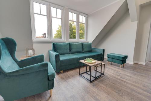 VIP Apartment A 64qm 4 Zi DG Wohnung klimatisiert großes Bad u Küche max 4 Gäste inklusive Schlafsofa in Schwedt/Oder