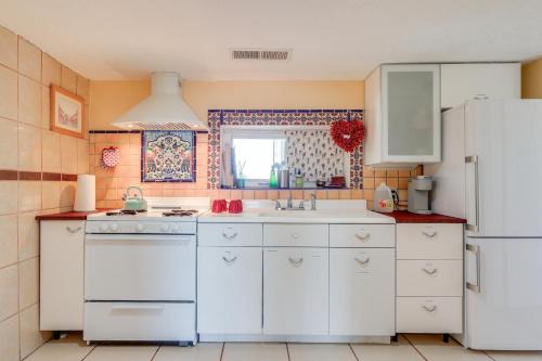 Walk Downtown: Authentic Adobe Home in Las Cruces! in Las Cruces