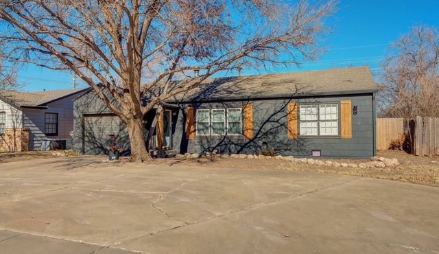 Walk to J&B Coffee & parks 3BR Tech Terrace Home Near Texas Tech