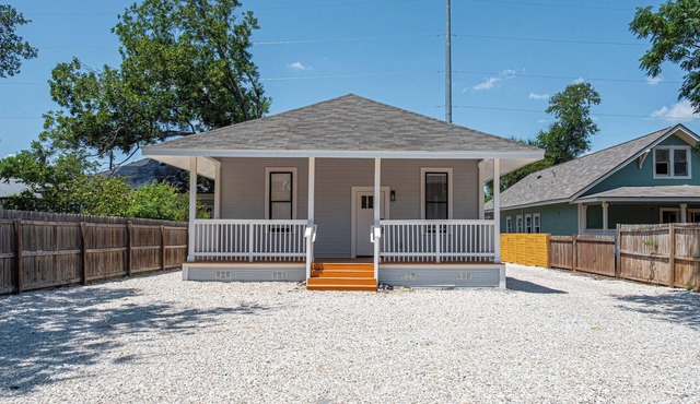 Walk to Riverwalk! 3BR/2BA Gem Near Fun Downtown!