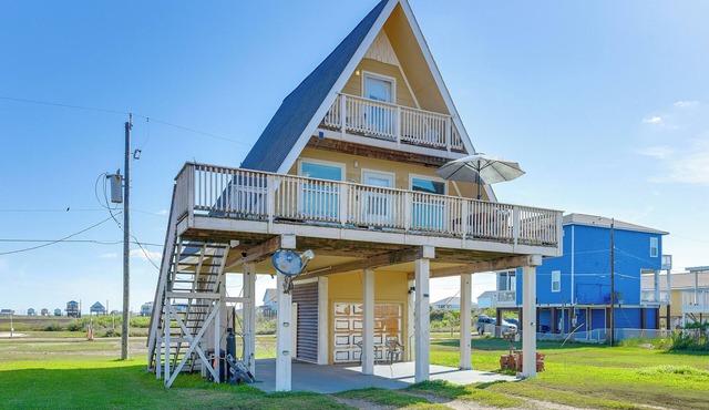 Walk to Waves! Surfside Beach House w/Ocean View