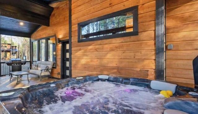 Wandering Pines Hot Tub Fire Pit Bunk Room