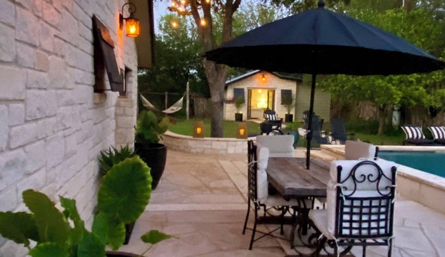 Waterfall, Pool, Cabana, Party Pavilion, Kayaks, King Beds, Tropical Oasis!