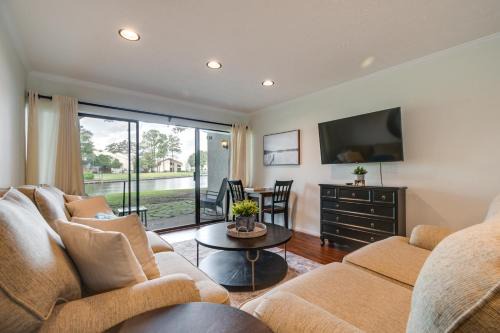 Waterfront Condo on Lake Conroe w/Boat Launch!
