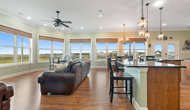 Waterfront Oasis w/Dock, Sleeps 12
