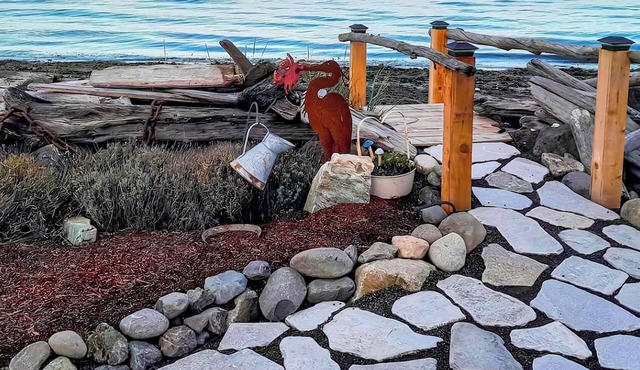 Waterfront, Patio, Beach, Cottage, Pets OK