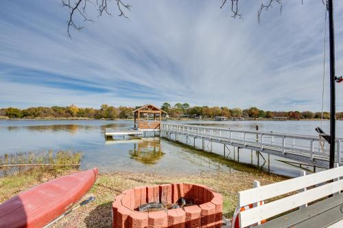 Waterfront Retreat w/Dock on Lake Tawakoni!