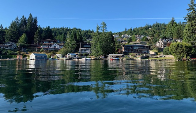 Waterfront two bedroom rambler (Geneva area)