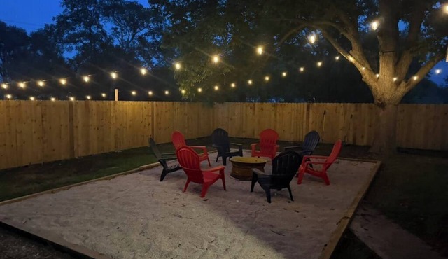 Welcome to the Shiner Hilltop Haus, a cozy Texas getaway in the heart of Shiner.