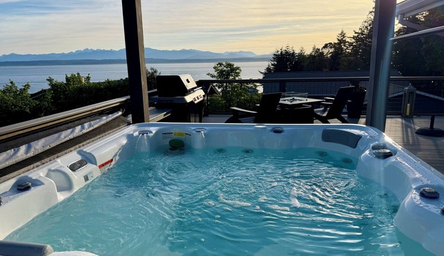 Welcome to the Sunset Sanctuary! Gorgeous views of Puget Sound & beach access!