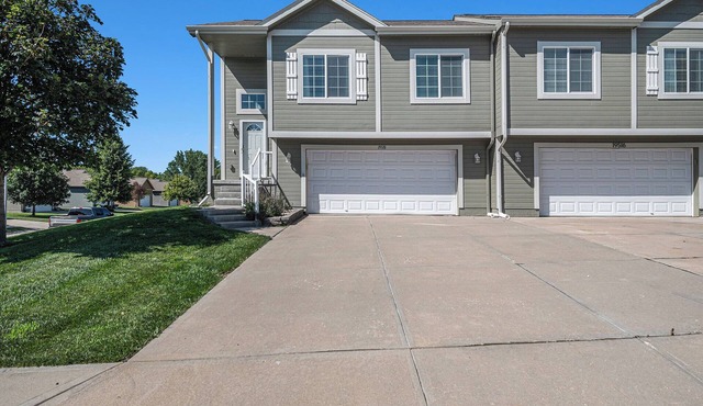 West Omaha 3-bedroom townhome in quiet suburb; Near Millard, Gretna, & Elkhorn