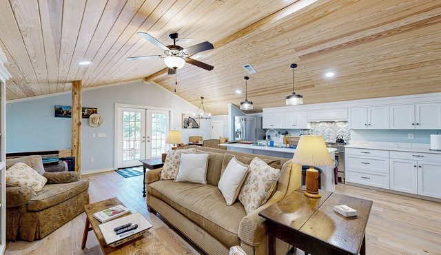 Windmill Trails Dairy Cottage + Barn Loft