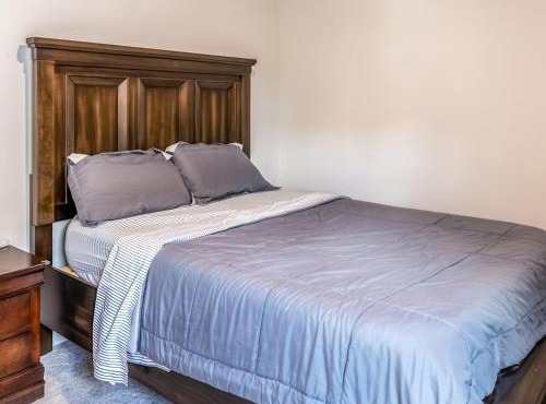 Woodridge - Private Rooms in Shared Home
