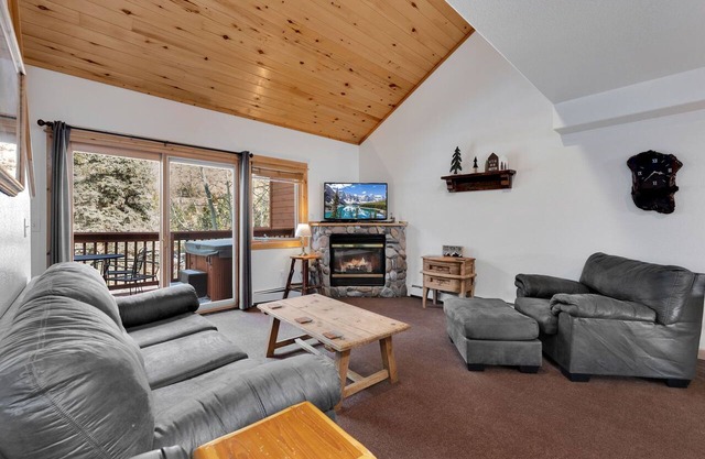 Fall River Retreat Private Hot Tub Close to RMNP