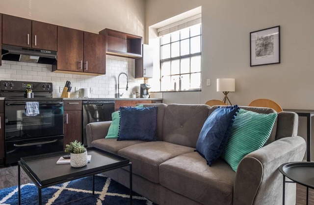 Frontdesk | Central 1BR + Balcony Near City Market