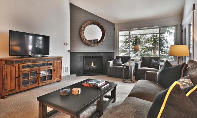 North Park City Apartment | SNOW FLOWER 069 condo