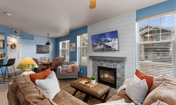 Kimball Junction Condo | Walk to shops | Garage | Great Location