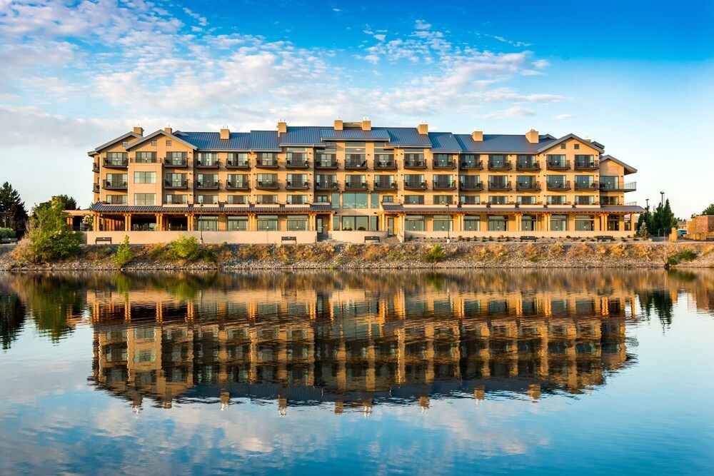 South Richland Hotel | The Lodge at Columbia Point