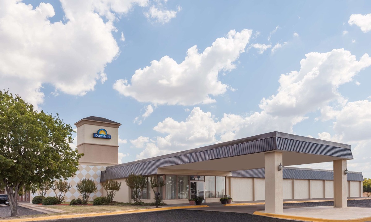 Hillsboro Hotel | Days Inn by Wyndham Hillsboro TX