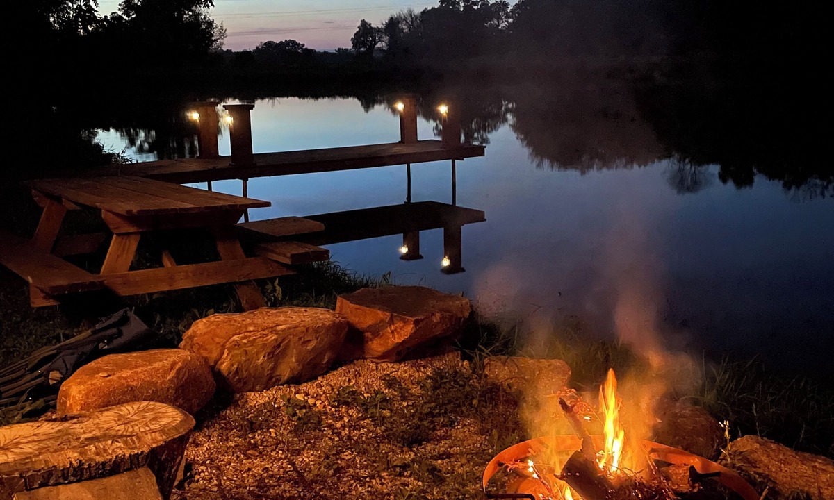 Norwalk Cabin | Charming Waterfront Tiny House & Sauna