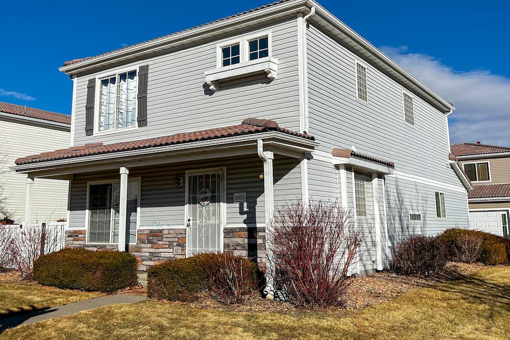 Green Valley Ranch House | Newly Renovated House near DIA