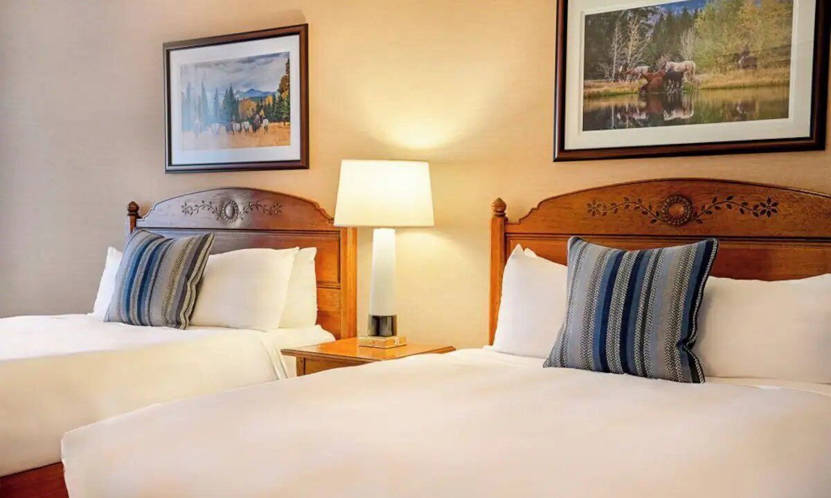 Cheyenne Hotel | Little America | 2 Queens Pool | Quiet Privacy, Resort Campus | 2 Units