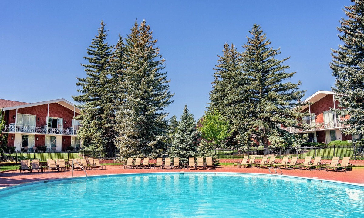 Cheyenne Hotel | 2 Queens Pool | Little America | Poolside Reset, Golf Access | 2 Units