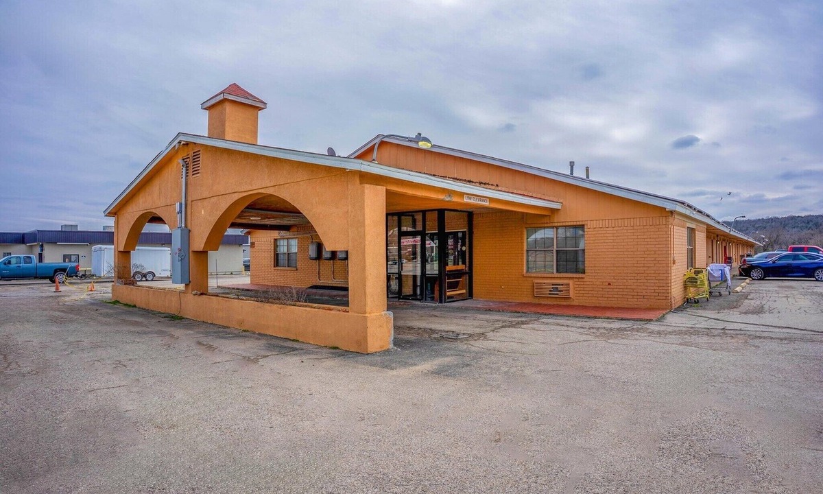 Mineral Wells Apartment | 2 Queen Beds Non-Smoking