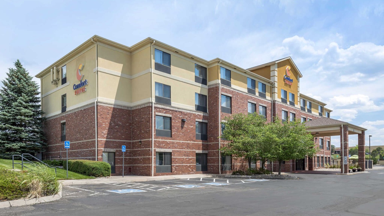 Photo of Buildings in Highlands Ranch