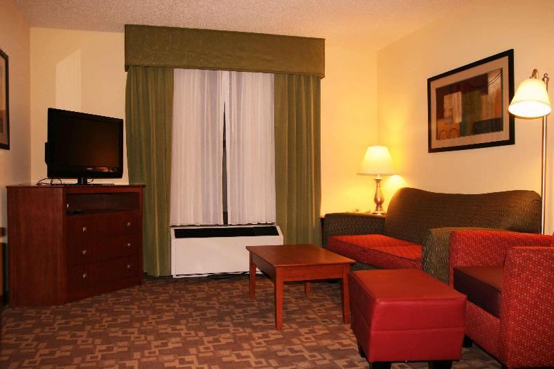 Photo of Livingroom in Merriam