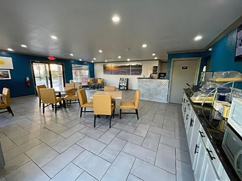 Photo of Livingroom in Canton