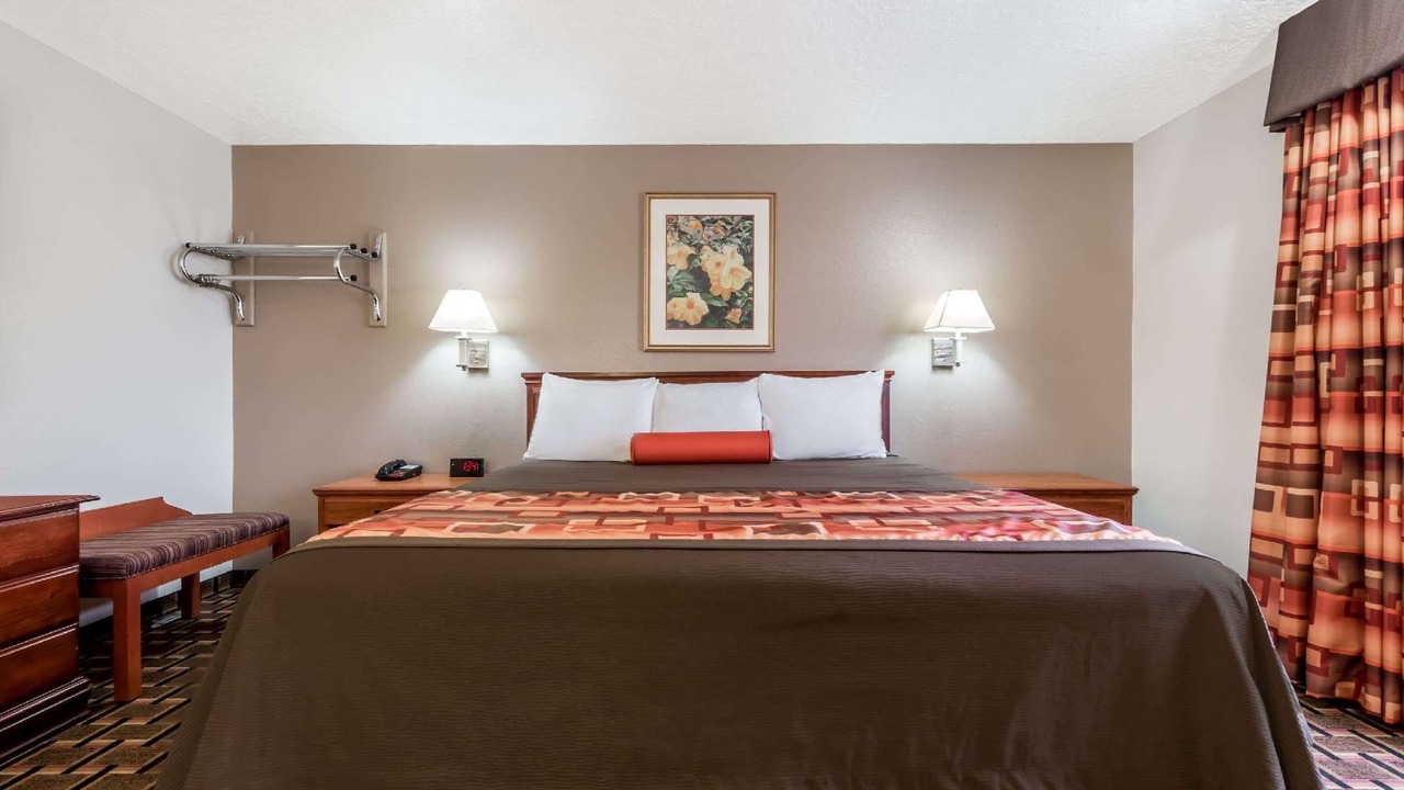 Photo of Bedroom in Duncan