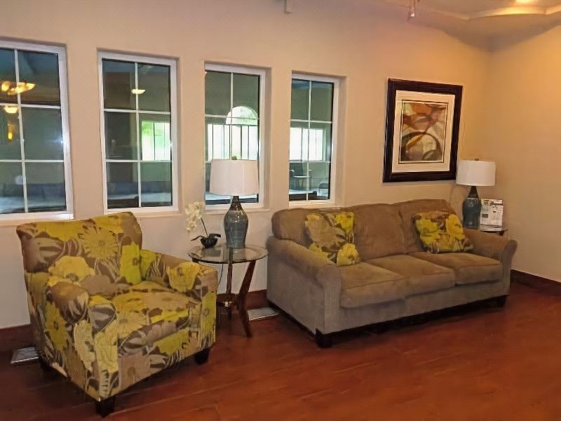 Photo of Livingroom in Greater South Side