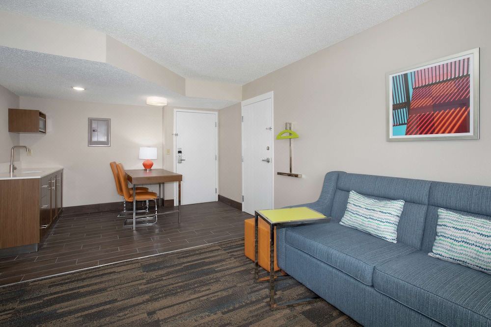 Photo of Livingroom in Merriam