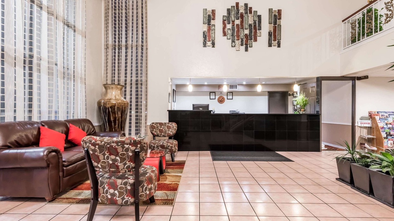 Photo of Livingroom in Duncan