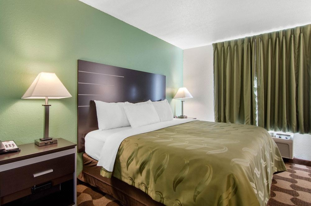 Photo of Bedroom in Russell
