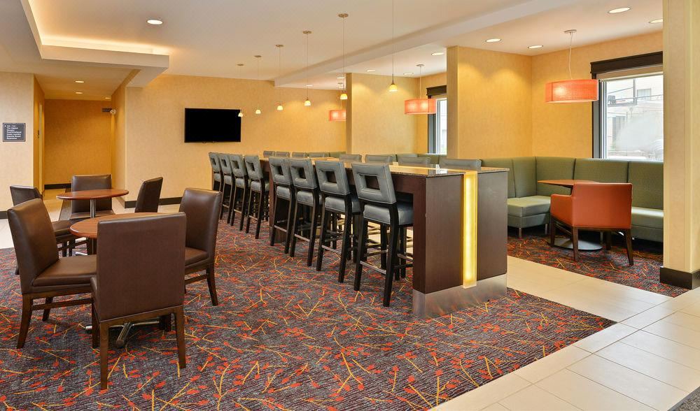 Photo of Livingroom in Court Avenue Entertainment District